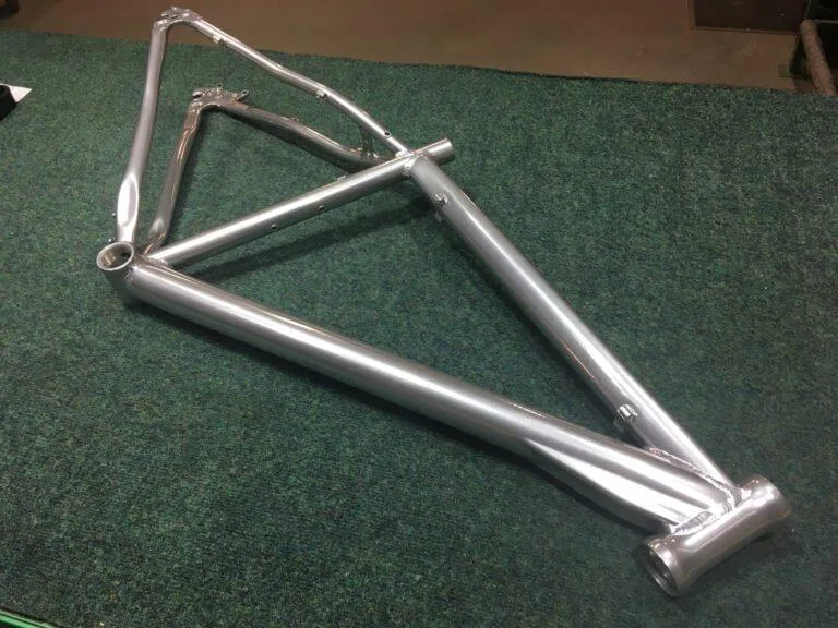 szinterezett motorvázelem